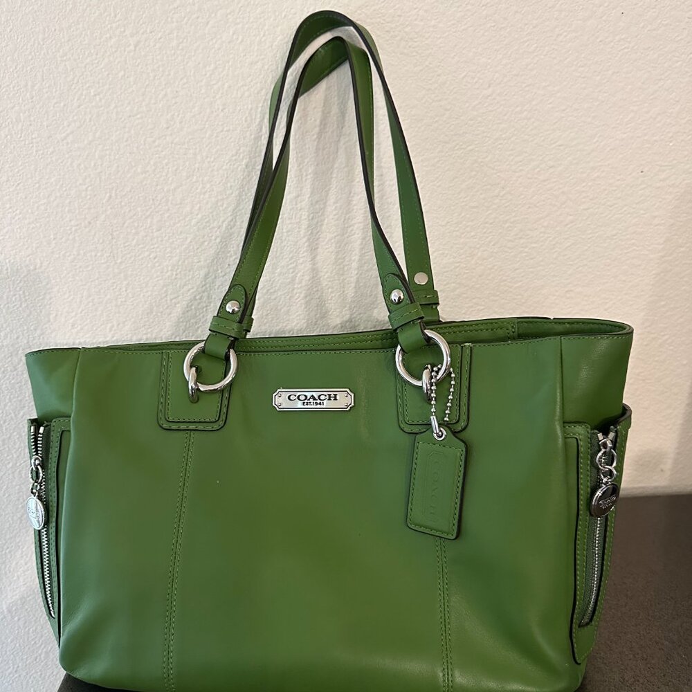 Coach Green Shoulder Bag